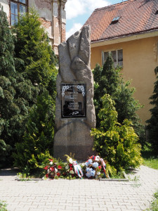 Památník obětem násilí 1. a 2. světové války, Kryry