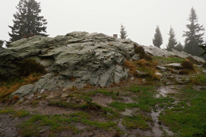 Kamenitý vrchol Bradlo 988 m
