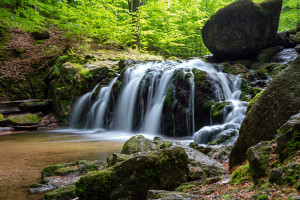 Vodopád Malý (Bílý) Štolpich III. je posledním vodopádem předtím, než značka  opustí ve Ferdinandově les.